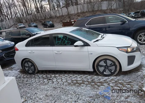 2017 Hyundai Ioniq Hybrid Blue z USA, uszkodzony, nr VIN KMHC65LCXHU031884